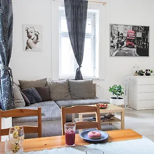 Apartamento Dora Near Buda Castle With Parking!, Budapest